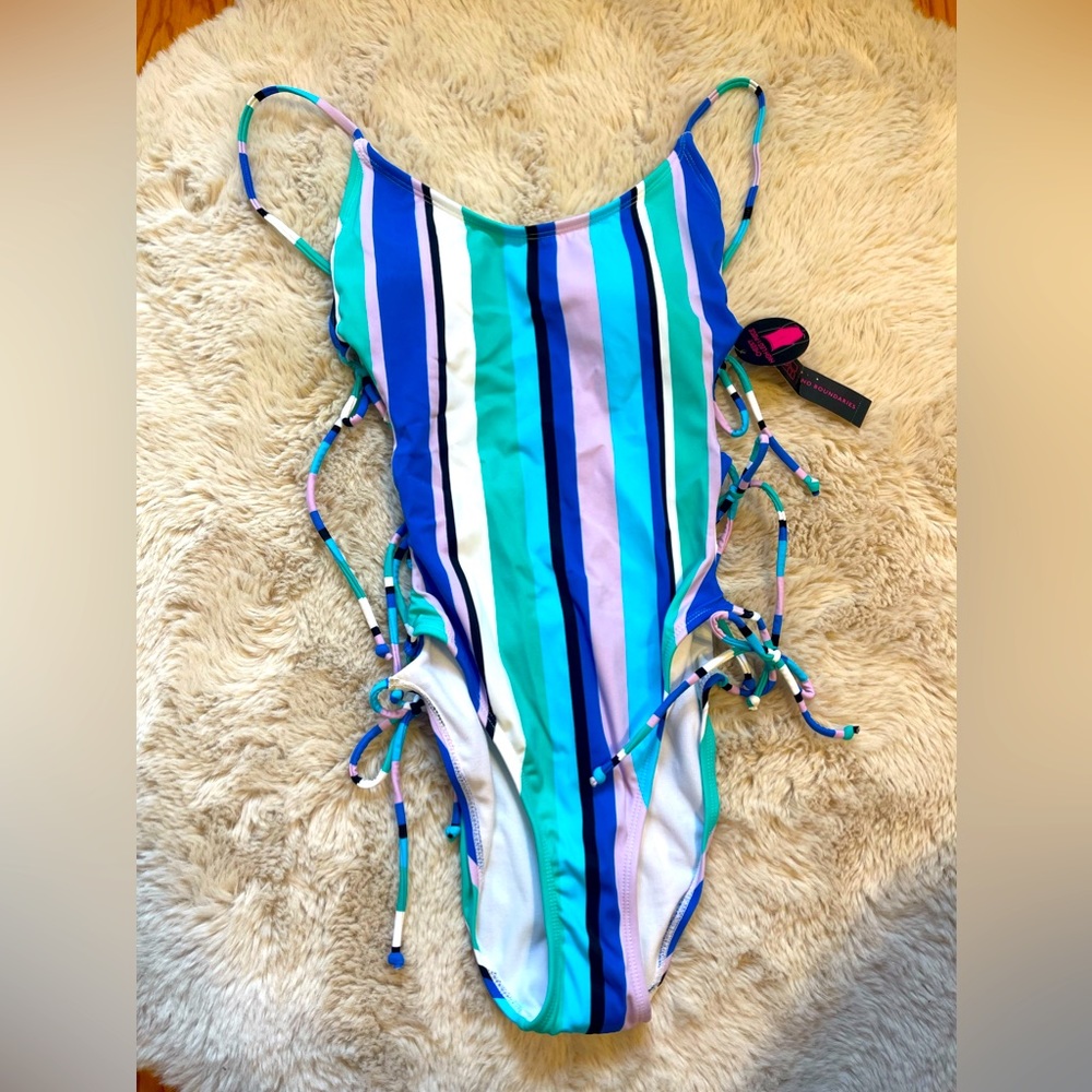 One piece Swim - Picture 1 of 5